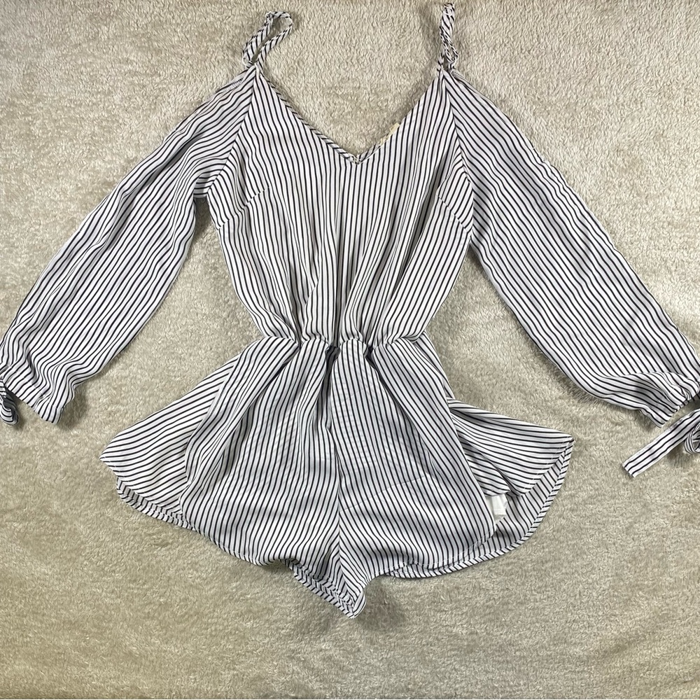 Rebellion Womens Small Shorts Romper Striped Rayon 3/4  Romper # 93